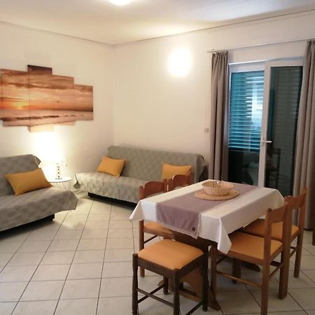 Apartments Ria Baška Voda Cameră foto